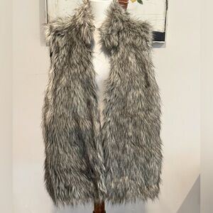 New Directions Faux Fur Vest - Silver and Black